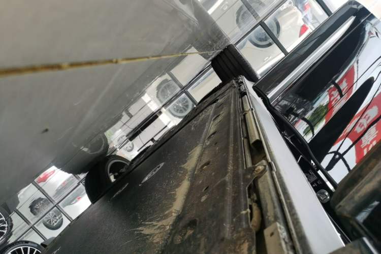 Used Leapmotor D19 2026 Range-Extended 500 Smart Luxury Edition Six-Seat Right Side Sill