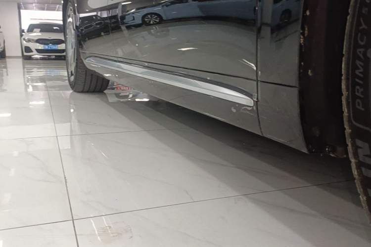 Used Leapmotor D19 2026 Range-Extended 500 Smart Luxury Edition Six-Seat Right Side Sill