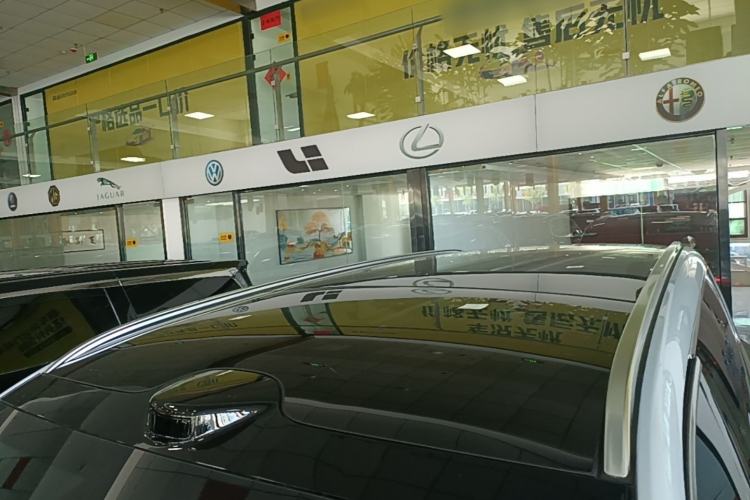 Used Leapmotor D19 2026 Pure Electric 720 Smart Luxury Edition Six-Seat Roof