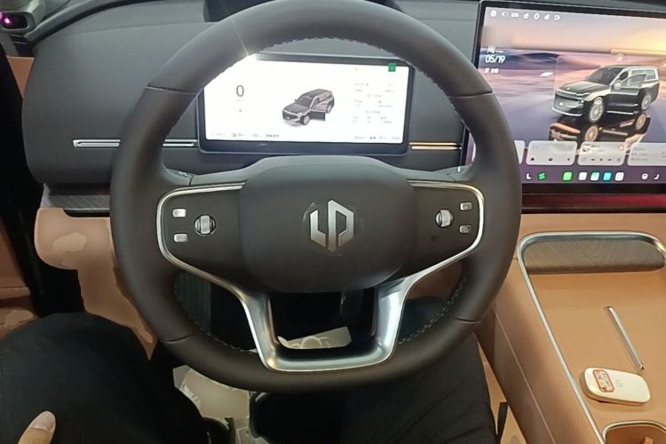 Used Leapmotor D19 2026 Range-Extended 500 Smart Luxury Edition Six-Seat Steering Wheel