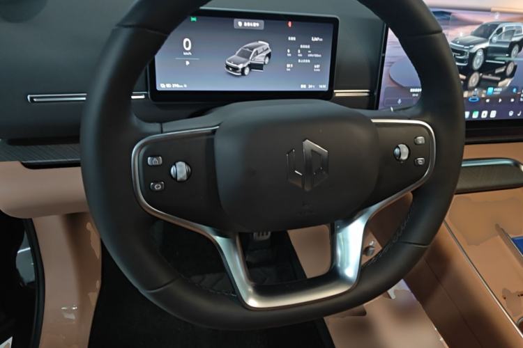 Used Leapmotor D19 2026 Pure Electric 720 Smart Luxury Edition Six-Seat Steering Wheel