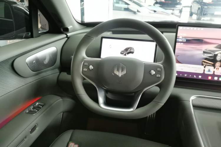 Used Leapmotor D19 2026 Range-Extended 500 Smart Luxury Edition Six-Seat Steering Wheel