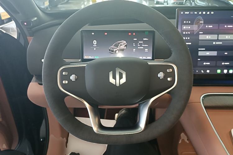 Used Leapmotor D19 2026 Pure Electric 720 Smart Luxury Edition Six-Seat Steering Wheel