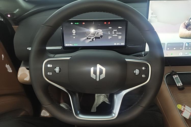 Used Leapmotor D19 2026 Pure Electric 720 Smart Luxury Edition Six-Seat Steering Wheel