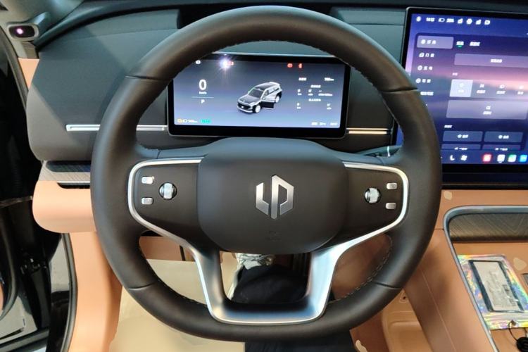 Used Leapmotor D19 2026 Pure Electric 720 Smart Luxury Edition Six-Seat Steering Wheel