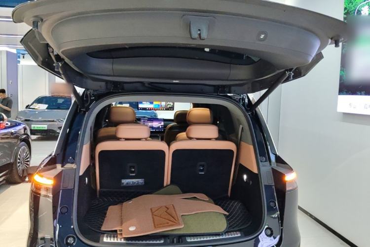 Used Leapmotor D19 2026 Pure Electric 720 Smart Luxury Edition Six-Seat Trunk