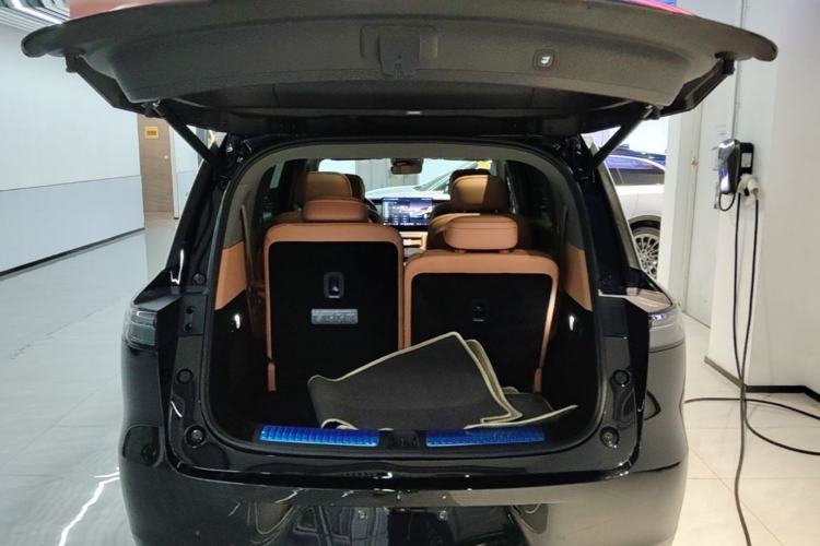 Used Leapmotor D19 2026 Pure Electric 720 Smart Luxury Edition Six-Seat Trunk