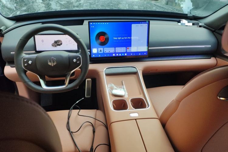 Used Leapmotor D19 2026 Pure Electric 720 Smart Luxury Edition Six-Seat Center Console
