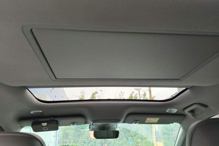 Used Leapmotor D19 2026 Pure Electric 720 Smart Luxury Edition Six-Seat Headliner