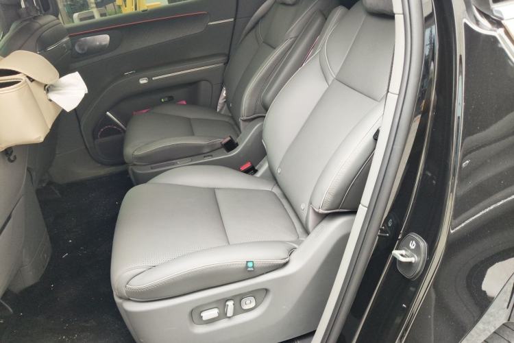 Used Leapmotor D19 2026 Pure Electric 720 Smart Luxury Edition Six-Seat Left Rear Seat