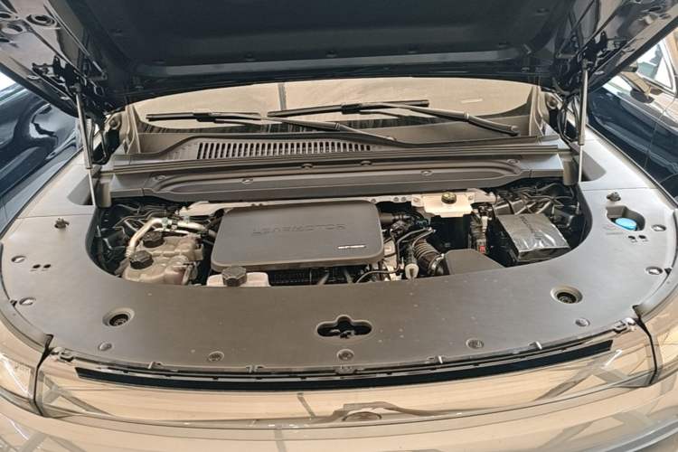 Used Leapmotor D19 2026 Range-Extended 500 Smart Luxury Edition Six-Seat Engine Bay