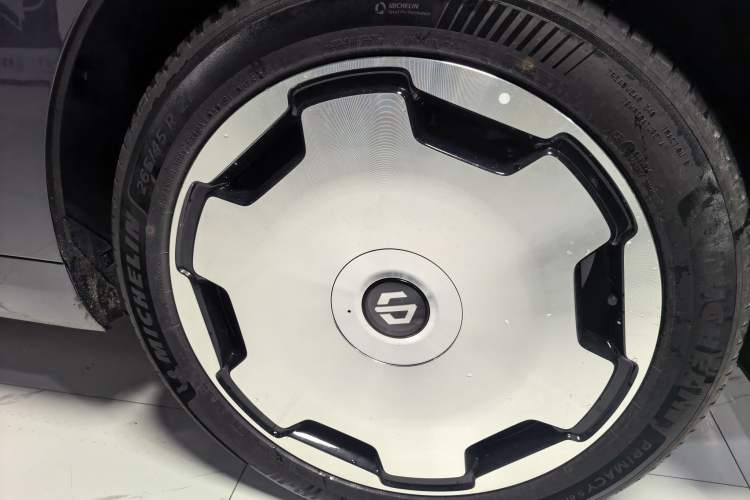 Used Leapmotor D19 2026 Range-Extended 500 Smart Luxury Edition Seven-Seat Exterior 6