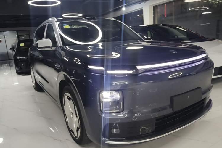Used Leapmotor D19 2026 Range-Extended 500 Smart Luxury Edition Seven-Seat Front Right 45 Deg