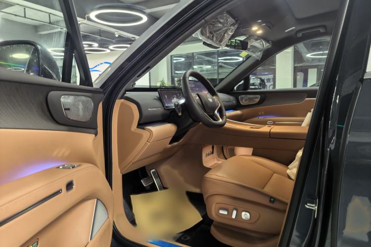 Used Leapmotor D19 2026 Range-Extended 500 Smart Luxury Edition Seven-Seat Interior 2