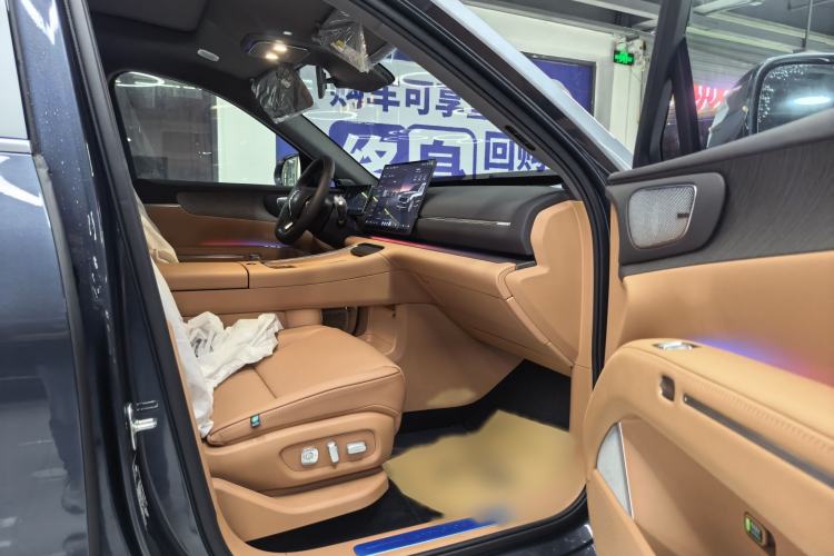 Used Leapmotor D19 2026 Range-Extended 500 Smart Luxury Edition Seven-Seat Interior 3