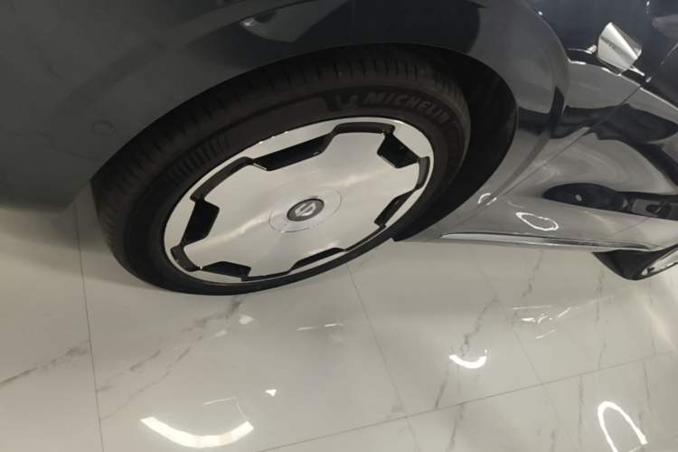 Used Leapmotor D19 2026 Range-Extended 500 Smart Luxury Edition Seven-Seat Left Front Wheel Hub