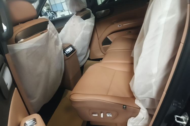 Used Leapmotor D19 2026 Range-Extended 500 Smart Luxury Edition Seven-Seat Left Rear Seat
