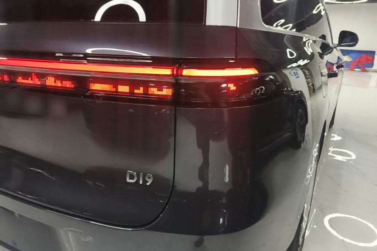 Used Leapmotor D19 2026 Range-Extended 500 Smart Luxury Edition Seven-Seat Right Rear Taillight