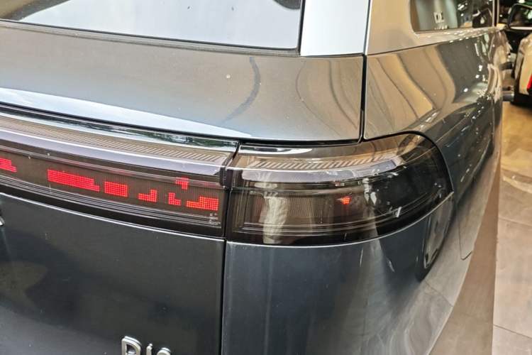 Used Leapmotor D19 2026 Range-Extended 500 Smart Luxury Edition Six-Seat Right Rear Taillight