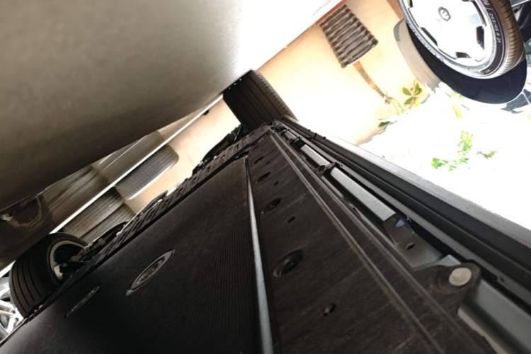 Used Leapmotor D19 2026 Range-Extended 500 Smart Luxury Edition Six-Seat Right Side Sill
