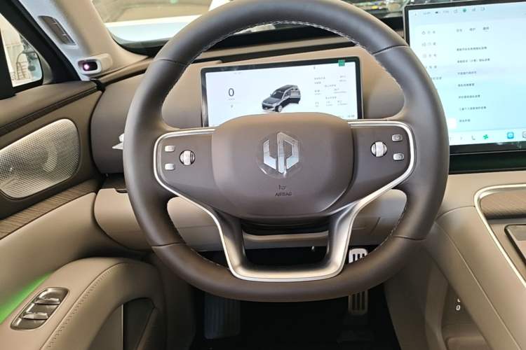Used Leapmotor D19 2026 Range-Extended 500 Smart Luxury Edition Six-Seat Steering Wheel