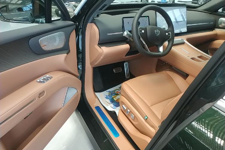 Used Leapmotor D19 2026 Range-Extended 500 Smart Luxury Edition Seven-Seat Driver Seat