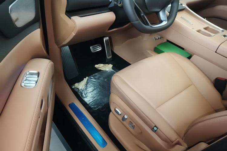 Used Leapmotor D19 2026 Range-Extended 500 Smart Luxury Edition Six-Seat Driver Seat