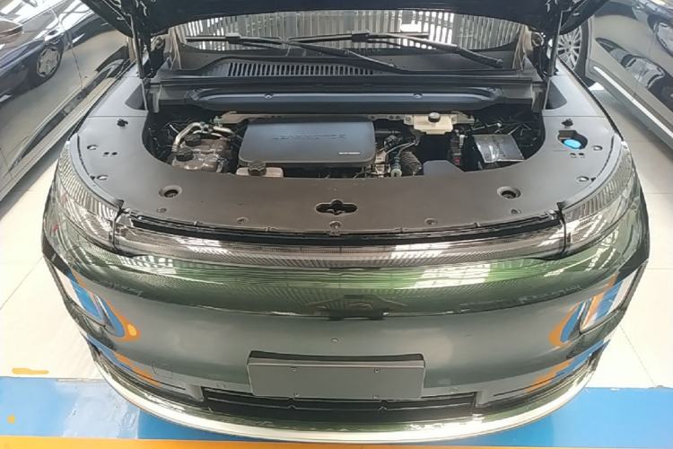 Used Leapmotor D19 2026 Range-Extended 500 Smart Luxury Edition Seven-Seat Engine Bay