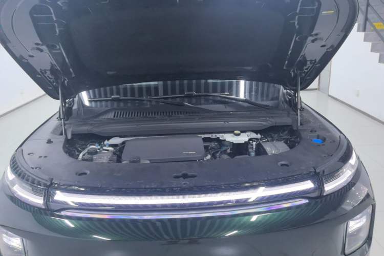 Used Leapmotor D19 2026 Range-Extended 500 Smart Luxury Edition Six-Seat Engine Bay