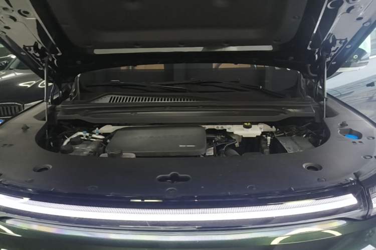 Used Leapmotor D19 2026 Range-Extended 500 Smart Luxury Edition Six-Seat Engine Bay