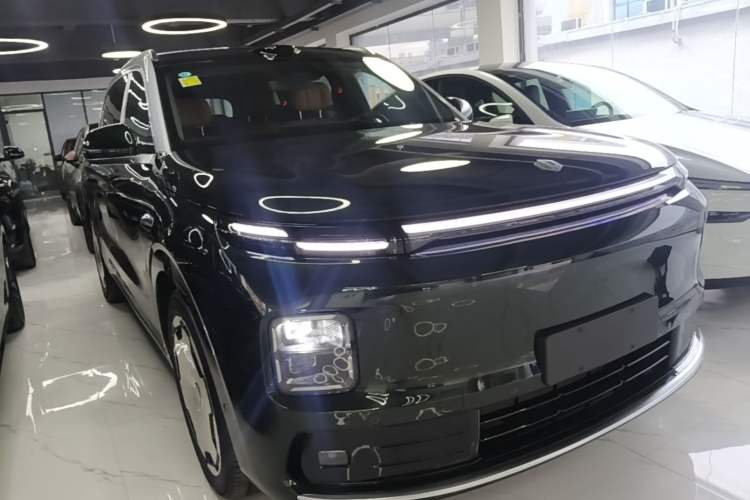 Used Leapmotor D19 2026 Range-Extended 500 Smart Luxury Edition Six-Seat Front Right 45 Deg