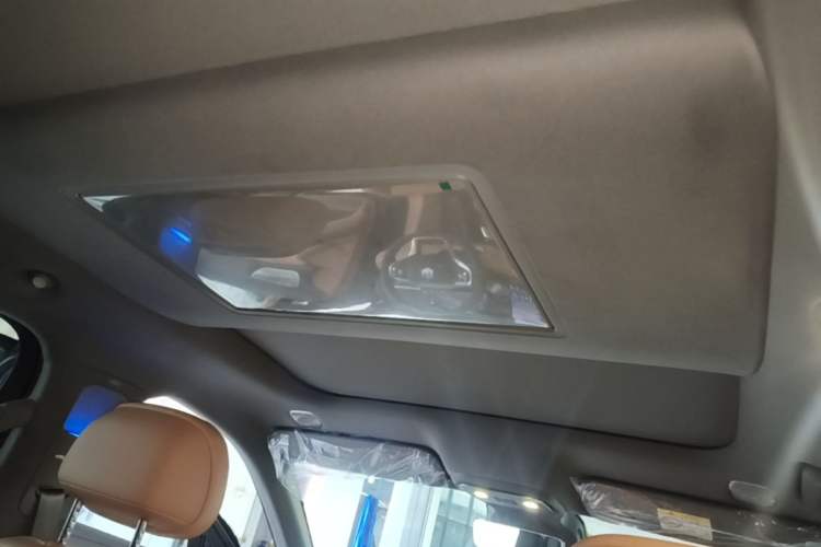Used Leapmotor D19 2026 Range-Extended 500 Smart Luxury Edition Six-Seat Headliner