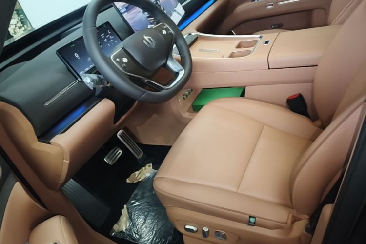 Used Leapmotor D19 2026 Range-Extended 500 Smart Luxury Edition Six-Seat Left Front Seat