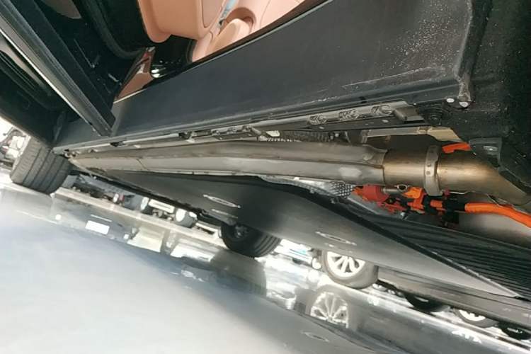 Used Leapmotor D19 2026 Range-Extended 500 Smart Luxury Edition Seven-Seat Left Side Sill