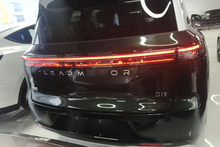 Used Leapmotor D19 2026 Range-Extended 500 Smart Luxury Edition Six-Seat Rear
