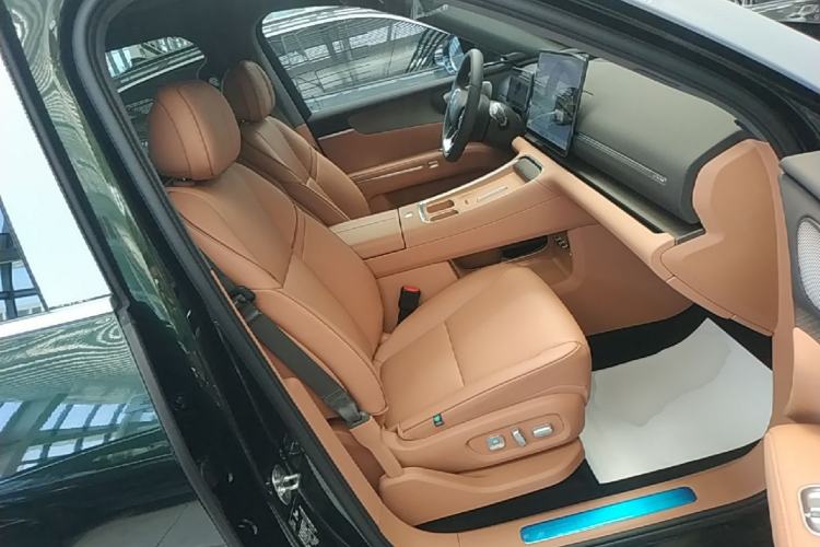 Used Leapmotor D19 2026 Range-Extended 500 Smart Luxury Edition Seven-Seat Right Front Seat