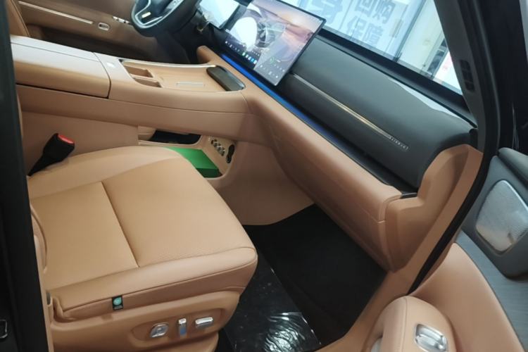 Used Leapmotor D19 2026 Range-Extended 500 Smart Luxury Edition Six-Seat Right Front Seat