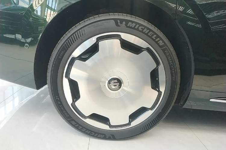 Used Leapmotor D19 2026 Range-Extended 500 Smart Luxury Edition Seven-Seat Right Rear Wheel Hub