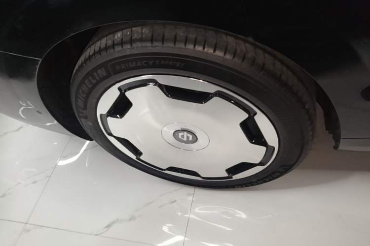 Used Leapmotor D19 2026 Range-Extended 500 Smart Luxury Edition Six-Seat Right Rear Wheel Hub