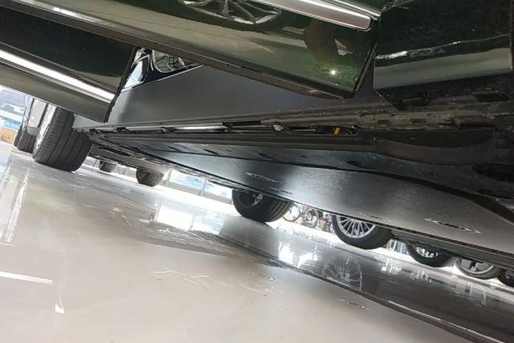 Used Leapmotor D19 2026 Range-Extended 500 Smart Luxury Edition Seven-Seat Right Side Sill