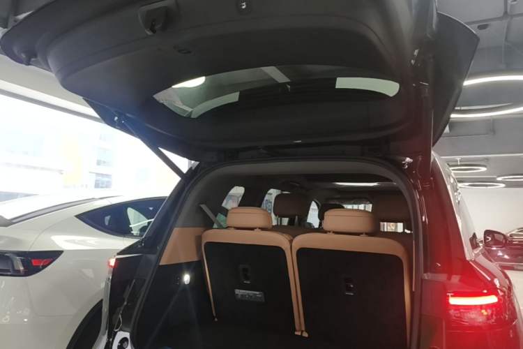 Used Leapmotor D19 2026 Range-Extended 500 Smart Luxury Edition Six-Seat Trunk