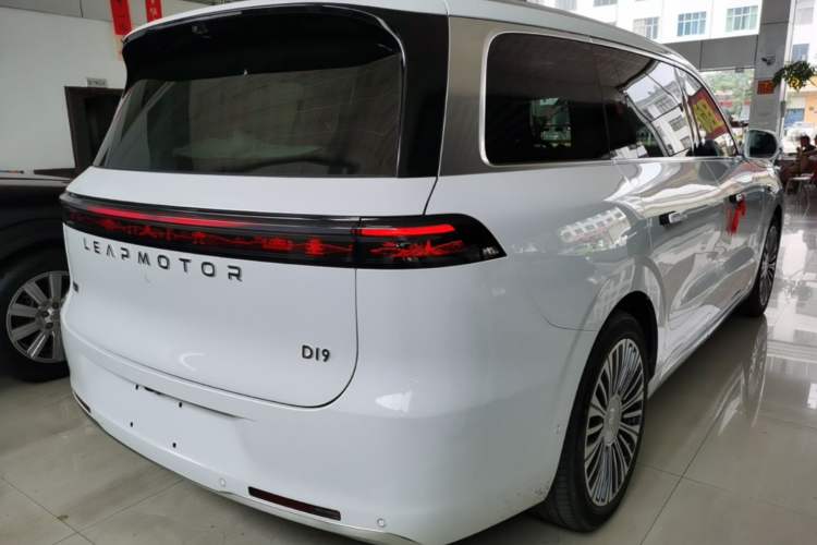 Used Leapmotor D19 2026 Pure Electric 720 Smart Luxury Edition Six-Seat Rear Right 45 Deg