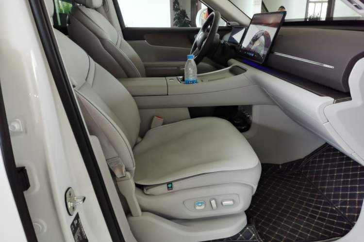 Used Leapmotor D19 2026 Pure Electric 720 Smart Luxury Edition Six-Seat Right Front Seat