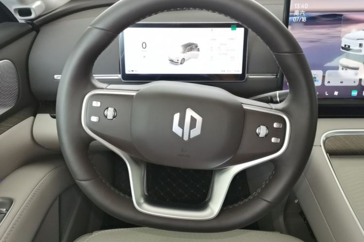 Used Leapmotor D19 2026 Pure Electric 720 Smart Luxury Edition Six-Seat Steering Wheel