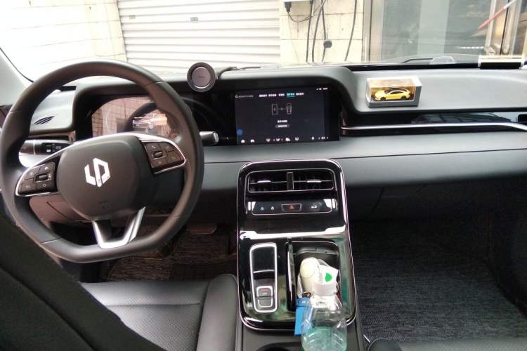 Used Leapmotor S01 2019 380 Standard Edition Center Console