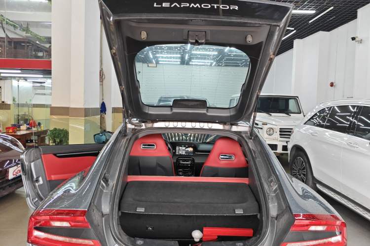 Used Leapmotor S01 2019 380 Pro Trunk