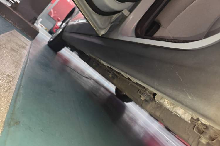 Used Leapmotor T03 2022 Hometown Jade Edition Left Side Sill