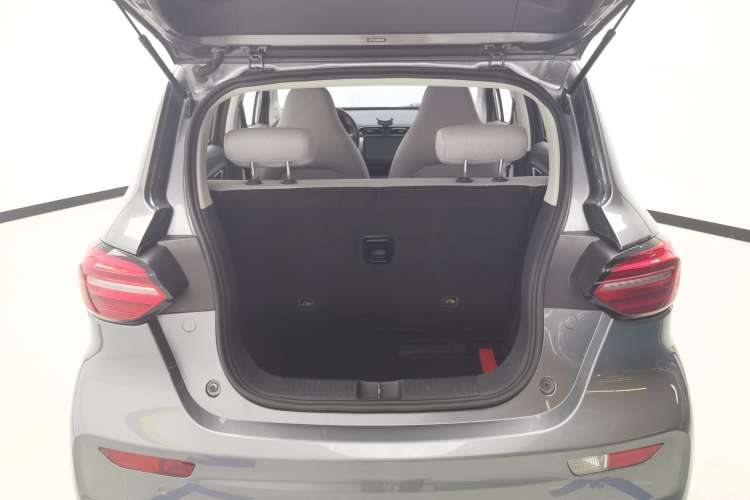 Used Leapmotor T03 2022 Crystal Edition Trunk