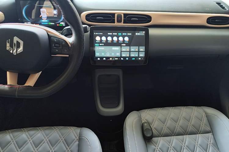 Used Leapmotor T03 2020 400 Luxury Edition Audio And AC Panel