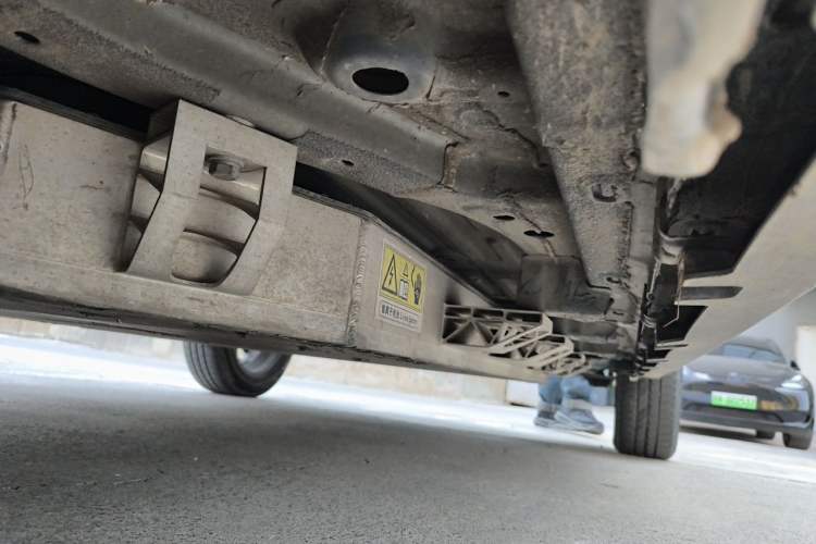 Used Leapmotor T03 2020 400 Lite Edition Chassis Front Left